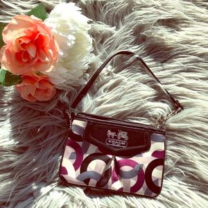 Coach Signature Corner Zip Wristlet